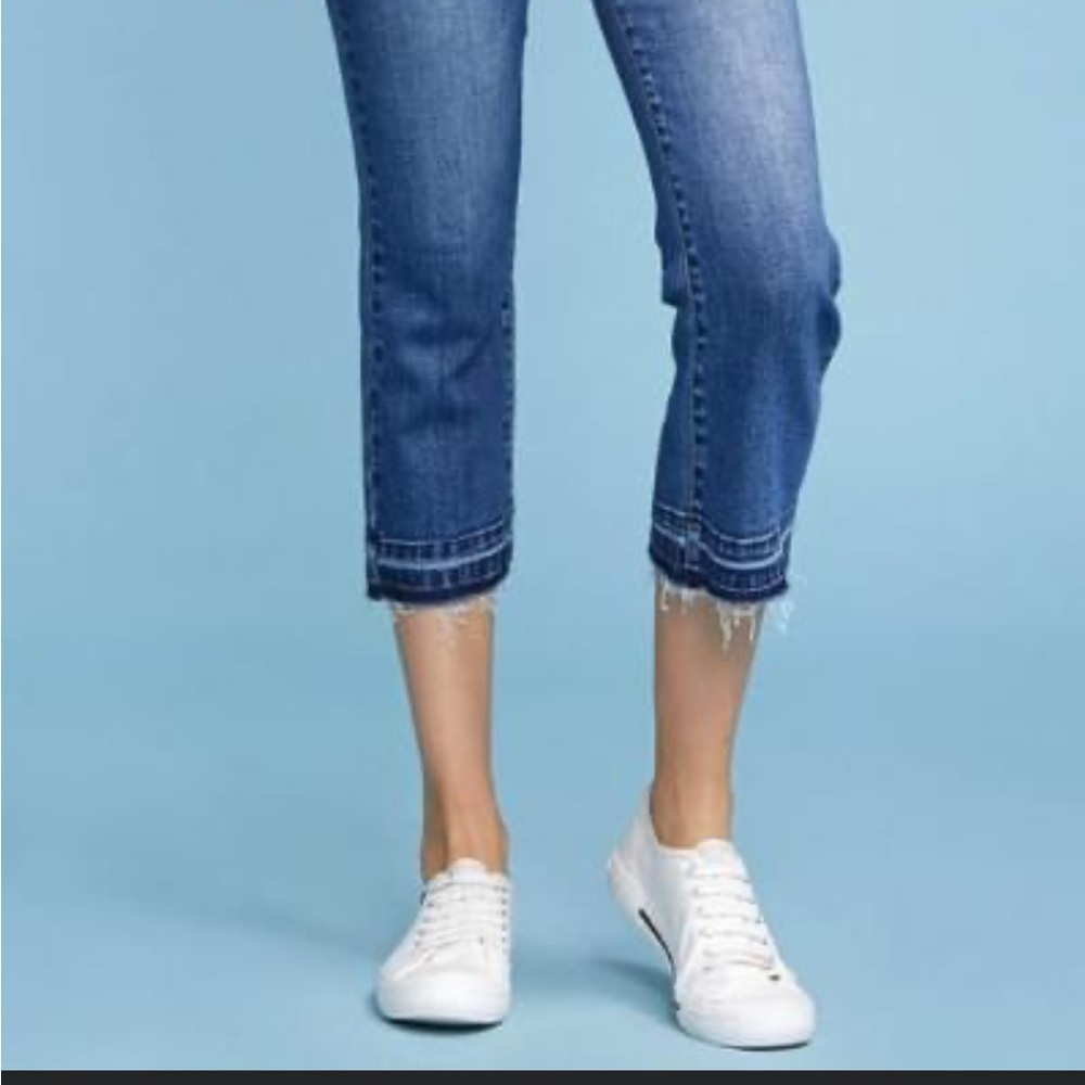 Judy blue capris, frayed hem, size 11/30